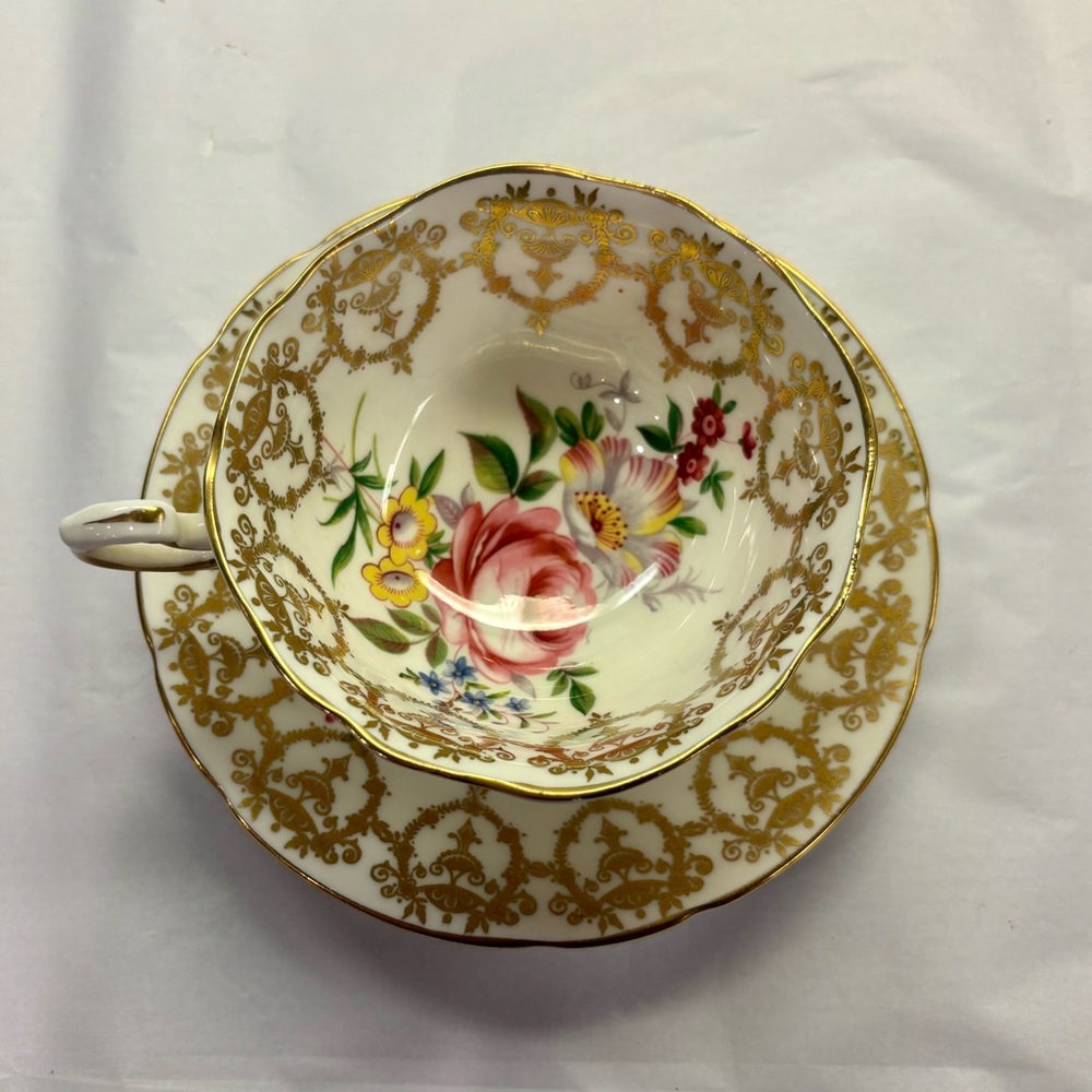 Paragon By Appointment To Her Majesty The Queen Teacup & Saucer